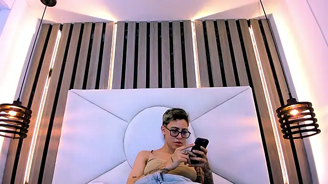 Cutie Shy  online show from January 2026 07:30:01 PM