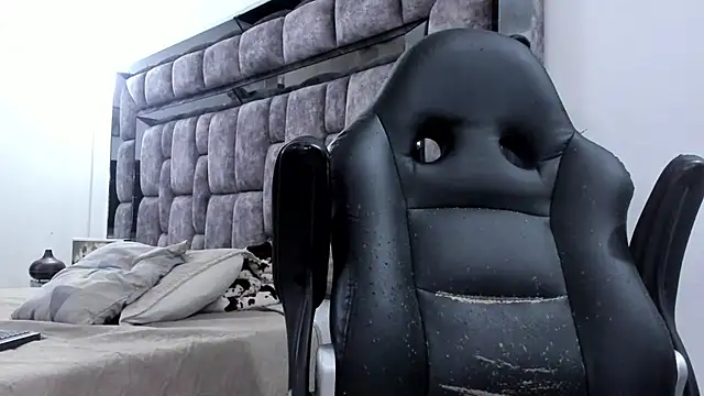 MalconStonne online show from October 2025 02:23:02 AM