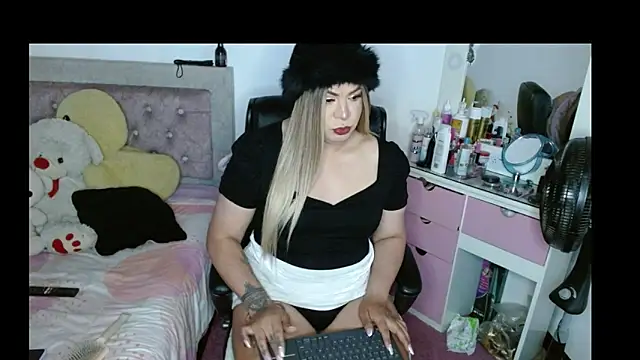 kim hot69  online show from November 2025 12:22:01 PM