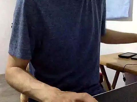 Snapshot of Casero69oficial chatting on September 2025 03:29:01 AM Casero69oficial online show from September 2025 03:29:01 AM