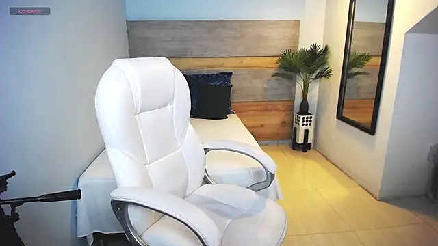 liseth fox online show from February 2025 01:26:02 AM