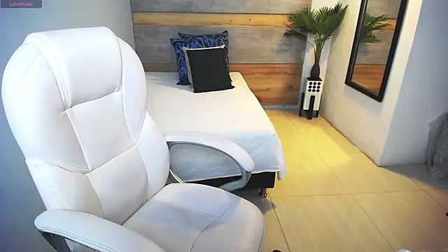 liseth fox online show from March 2025 01:27:01 AM