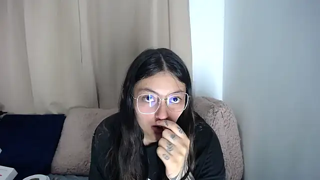 lessliee22  online show from March 2026 06:08:01 AM