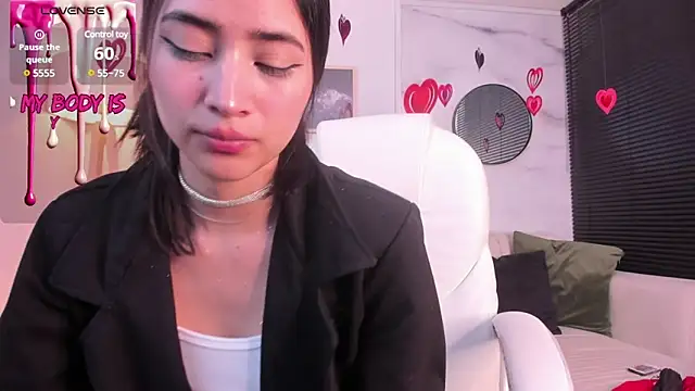 lara madisson online show from February 2025 12:17:02 AM