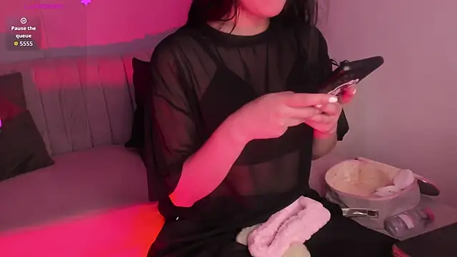 lara madisson online show from January 2026 05:24:02 AM