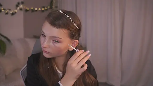 CindyGarrison online show from September 2025 12:44:02 AM