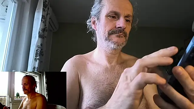 Snapshot of Zed0l1Mod chatting on December 2025 12:46:02 PM Zed0l1Mod online show from December 2025 12:46:02 PM