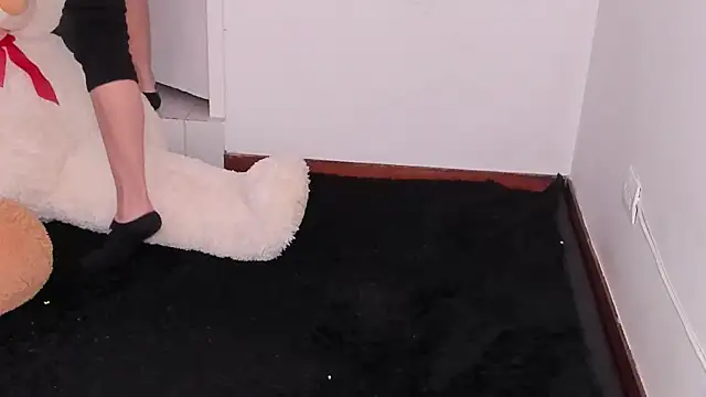 Snapshot of rousesuly chatting on January 2025 10:25:02 PM rousesuly online show from January 2025 10:25:02 PM