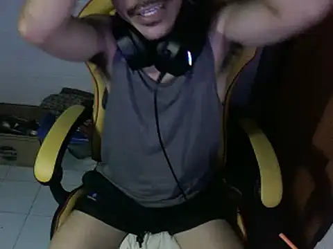 Snapshot of cloudyth1994 chatting on September 2025 12:05:02 PM cloudyth1994 online show from September 2025 12:05:02 PM