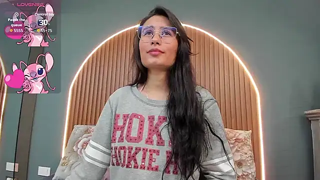 NayeCloud online show from September 2025 03:28:02 AM