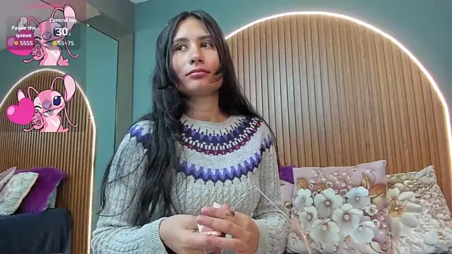 NayeCloud online show from September 2025 03:28:01 AM