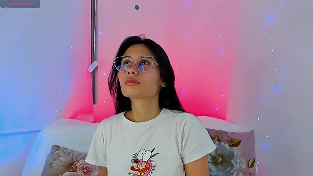 NayeCloud online show from March 2026 03:41:02 AM