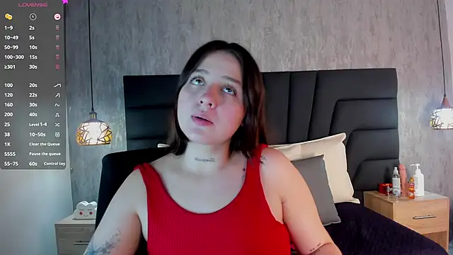 Sabrina Lennox online show from February 2025 07:52:02 PM