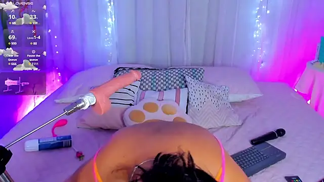 CuteRomi online show from December 2024 10:19:01 AM