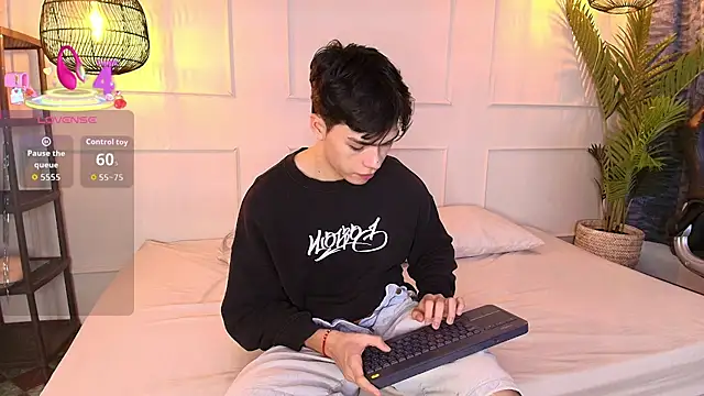 luandy online show from December 2025 09:01:01 PM