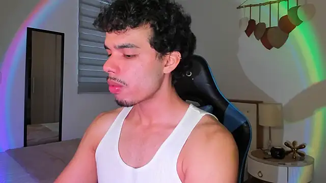 mateoleonee online show from February 2025 08:01:01 PM