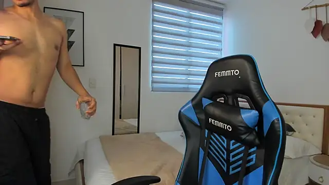 mateoleonee online show from February 2025 03:43:01 PM