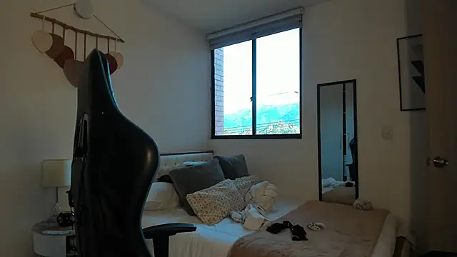 mateoleonee online show from September 2025 09:29:02 PM