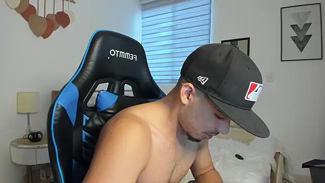 mateoleonee online show from October 2025 08:48:01 PM