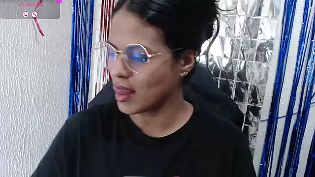 SweetAlmaa online show from September 2025 07:04:01 PM