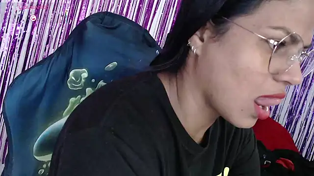 SweetAlmaa online show from November 2025 10:07:01 AM