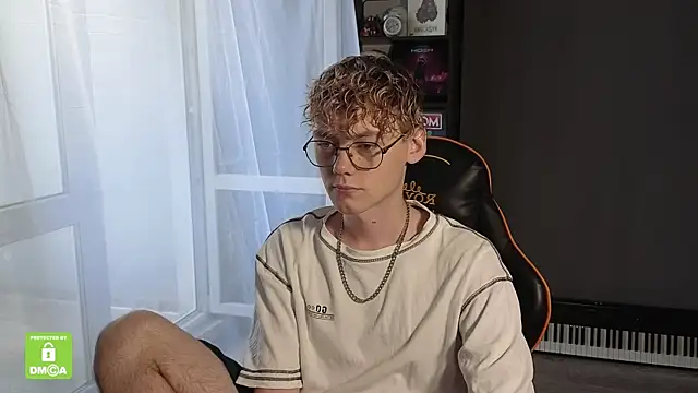 Keytaro online show from September 2025 12:48:01 PM