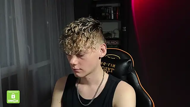 Keytaro online show from October 2025 10:43:02 PM