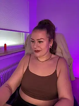 Snapshot of Fancy-Francy chatting on February 2025 12:56:01 PM Fancy-Francy online show from February 2025 12:56:01 PM