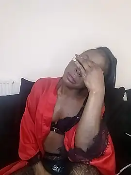 Snapshot of Cinderella_Jewels_ chatting on May 2026 08:03:02 PM Cinderella Jewels online show from May 2026 08:03:02 PM