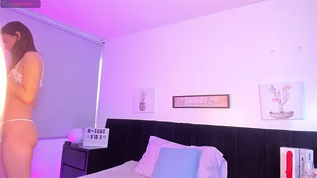 Natasha Kinski online show from March 2025 11:03:02 PM