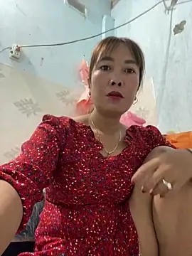 Linaannn online show from March 2025 11:42:01 PM