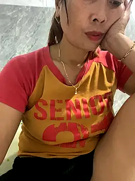 Linaannn online show from September 2025 11:21:01 PM