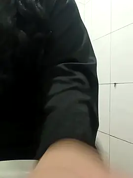 Snapshot of brunalinio chatting on February 2026 06:06:01 AM brunalinio online show from February 2026 06:06:01 AM