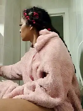 Laanegraofficial  online show from September 2025 11:32:02 PM