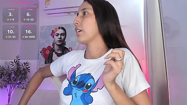 Snapshot of aleja_rythm chatting on February 2025 08:17:02 PM aleja rythm online show from February 2025 08:17:02 PM