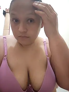 Snapshot of Chicapicante chatting on May 2026 05:01:02 AM Chicapicante online show from May 2026 05:01:02 AM