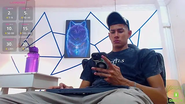 Snapshot of Valerio_20 chatting on December 2024 08:15:01 PM Valerio 20 online show from December 2024 08:15:01 PM