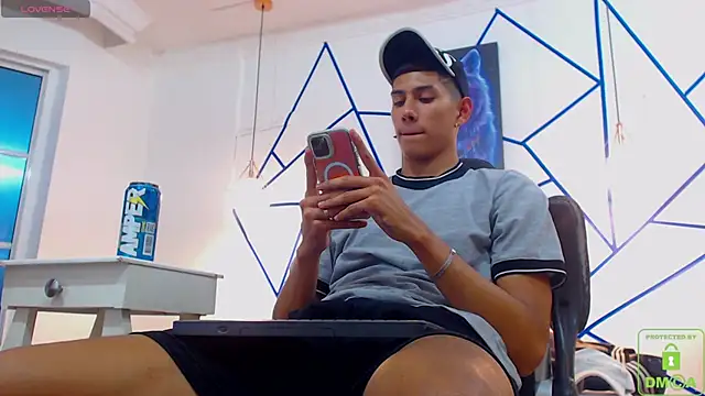 Snapshot of Valerio_20 chatting on December 2024 08:10:02 PM Valerio 20 online show from December 2024 08:10:02 PM