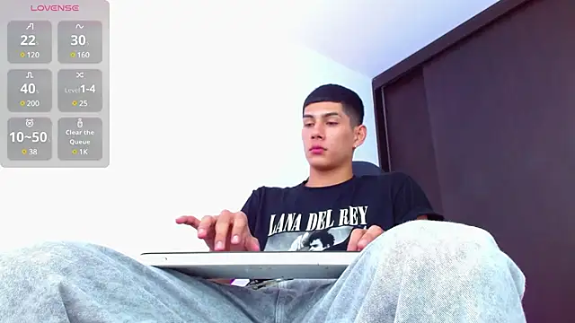 Snapshot of Valerio_20 chatting on February 2025 07:53:01 PM Valerio 20 online show from February 2025 07:53:01 PM