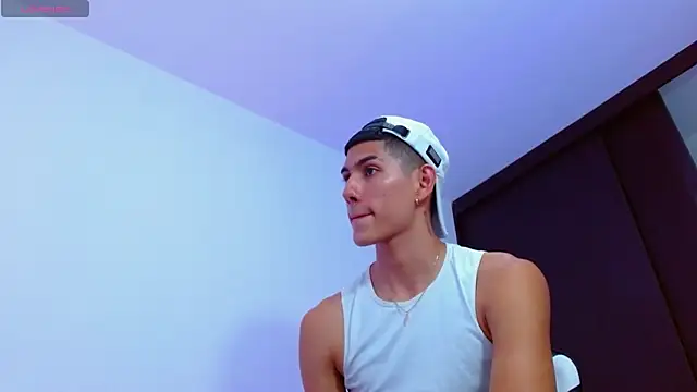 Snapshot of Valerio_20 chatting on March 2025 10:40:01 PM Valerio 20 online show from March 2025 10:40:01 PM