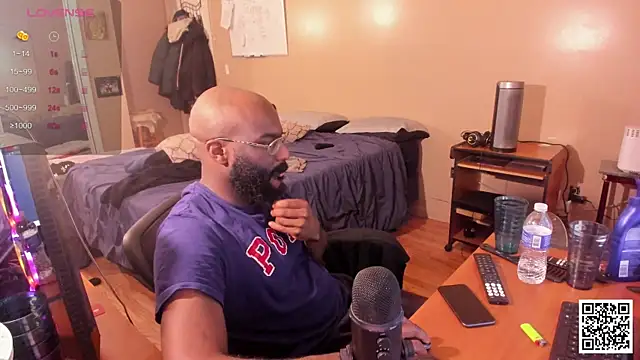 MrChuckDailyXXX online show from December 2024 06:32:01 AM