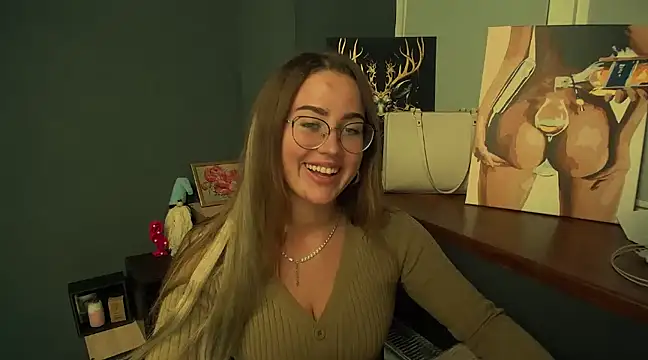 Snapshot of luxie_milady chatting on December 2024 03:12:02 PM luxie milady online show from December 2024 03:12:02 PM