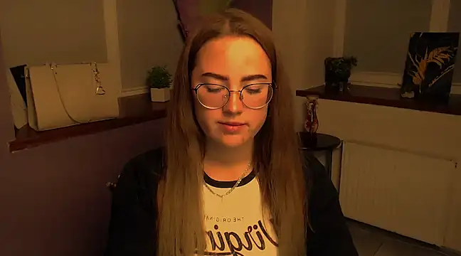 Snapshot of luxie_milady chatting on December 2024 03:24:02 PM luxie milady online show from December 2024 03:24:02 PM