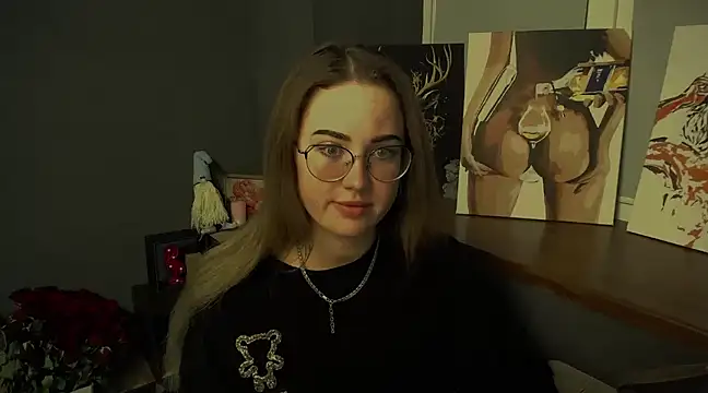 Snapshot of luxie_milady chatting on February 2025 01:55:02 PM luxie milady online show from February 2025 01:55:02 PM