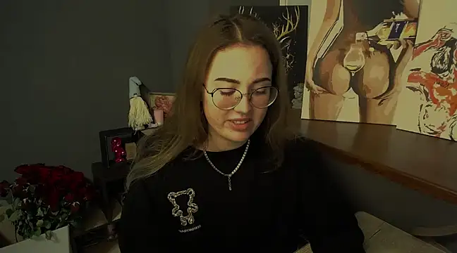 Snapshot of luxie_milady chatting on February 2025 04:59:01 PM luxie milady online show from February 2025 04:59:01 PM