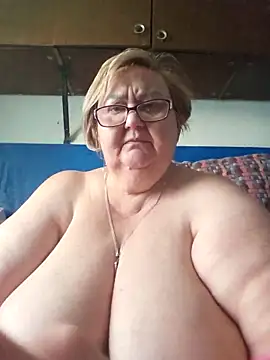 Snapshot of Awn290668 chatting on September 2025 03:47:02 PM Awn290668 online show from September 2025 03:47:02 PM