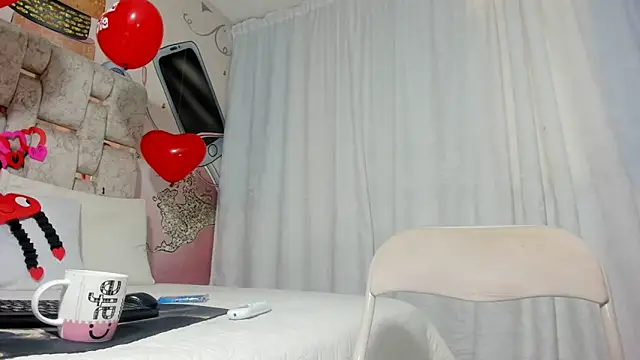 EMMA SWEETT1 online show from February 2025 03:47:02 PM