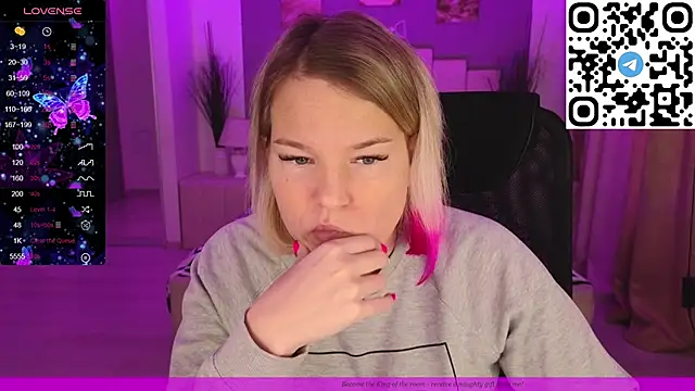 EVAshinyGIRL online show from February 2025 07:50:01 AM