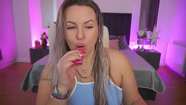 KiraCandyS online show from January 2026 09:18:01 PM