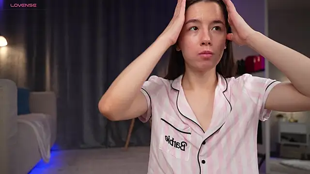 Snapshot of Amely_Young chatting on October 2025 12:53:01 AM Amely Young online show from October 2025 12:53:01 AM